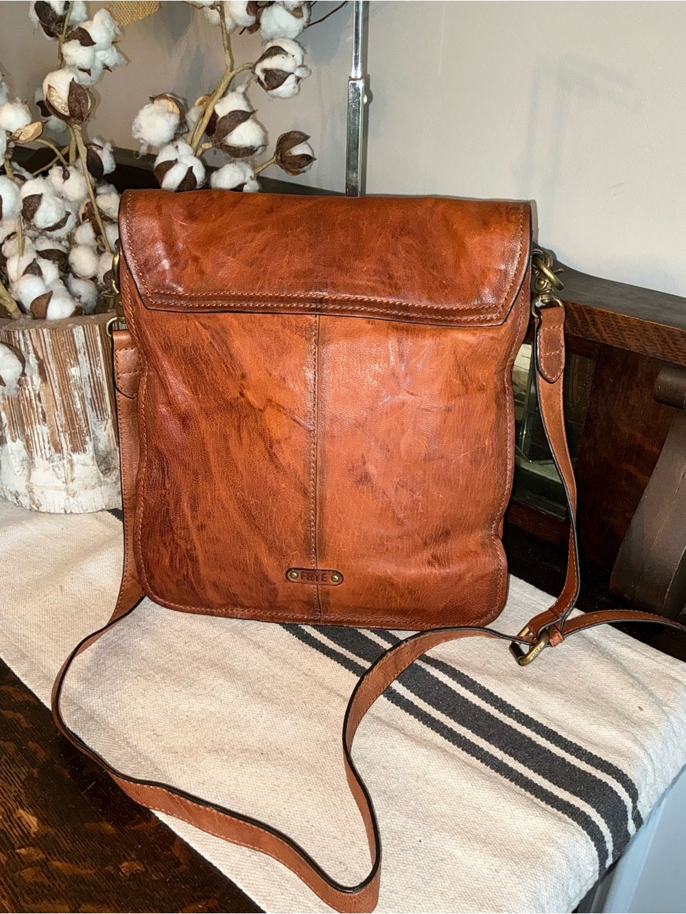 RARE Frye Leather Cameron Magazine Crossbody Bag Cognac Brown Retail $438 - Picture 2 of 12